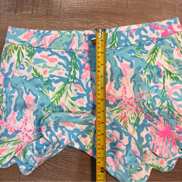 Lilly Pulitzer Coral Bay Buttercup Scallop Shorts Size 8 - Picture 7 of 11